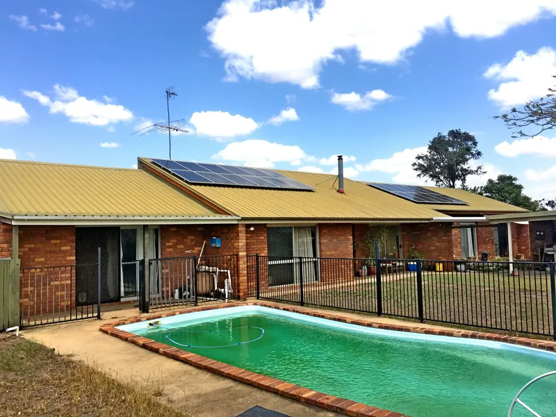 Huge Home - Tropical Entertainers Paradise !!