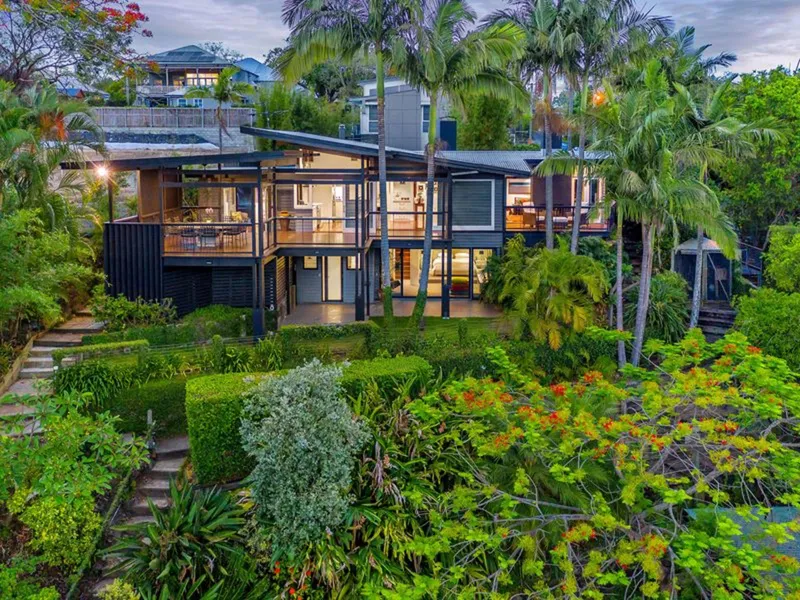 PRIVATE RIVERFRONT OASIS 1341M2