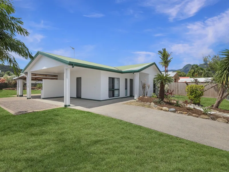 Beautiful Refurbished Home - Fully Tiled - Big Backyard