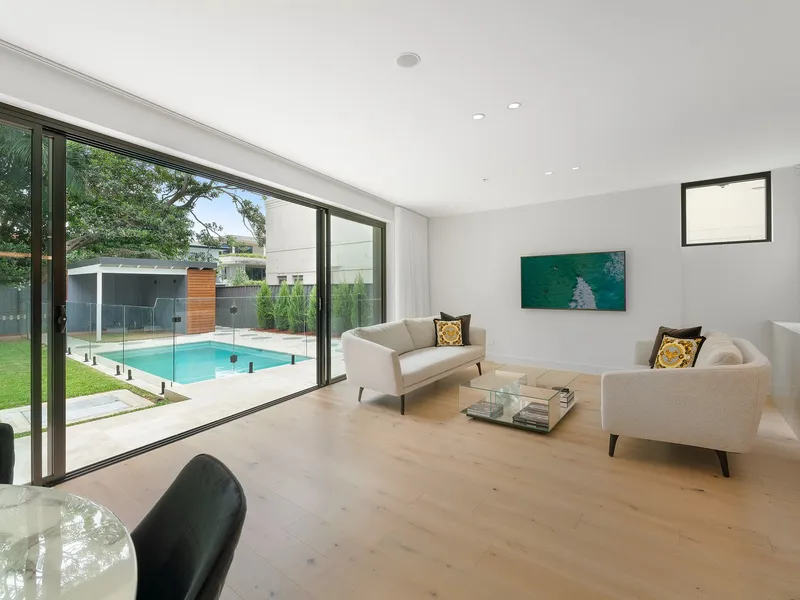 Modern Three Bedroom Garden Apartment with Pool