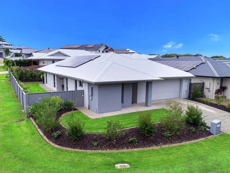 Idyllic Location - Overlooking Noosa National park