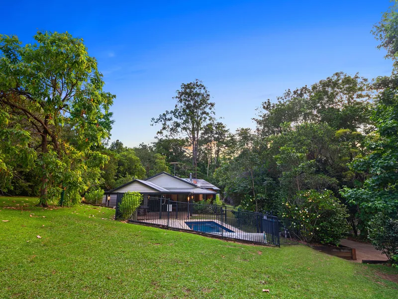 DUAL LIVING ACREAGE OASIS