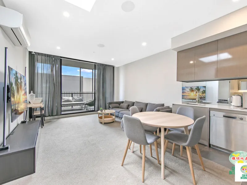 Spacious one bedroom in trendy Wentworth Point