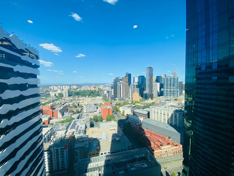 Stunning 2 Bedroom 2 Bathroom Apartment in Swanston Central