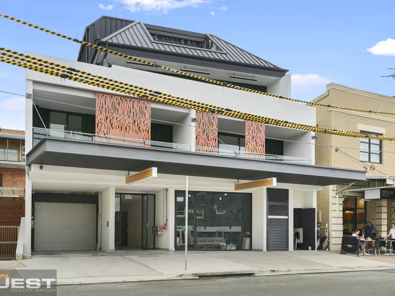 Brand New with Location & District Views