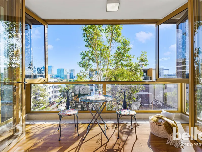 Premium three bedroom apartment with relaxing vistas in convenient locale