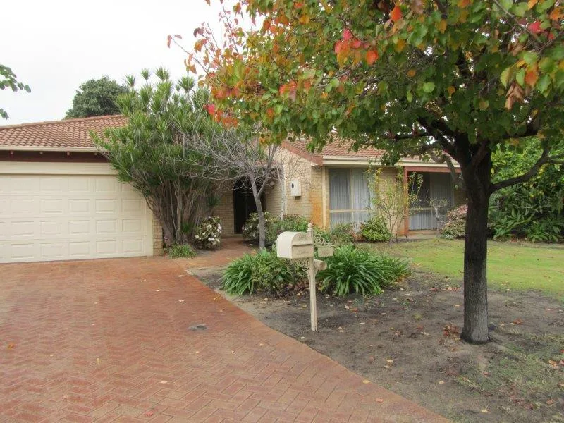 LARGE FAMILY HOME IN SOUGHT AFTER AREA