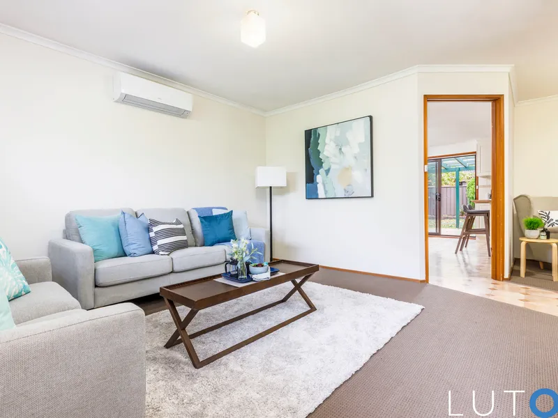 Single level, Three Bedroom Townhouse in wonderful Location.