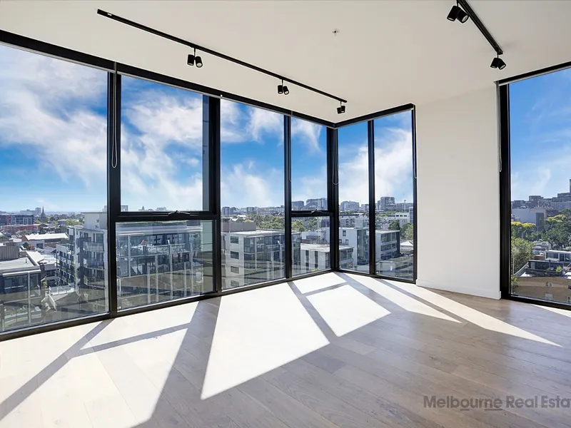 Chic Living in Excellent Locale