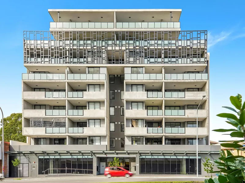 2 TO CHOOSE FROM BOTH APARTMENTS ARE GREAT FOR THE INVESTOR!!! 