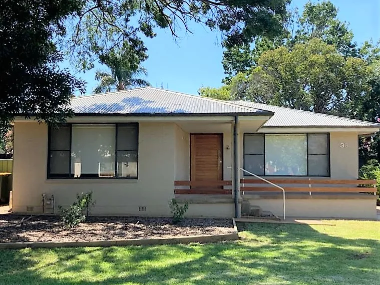 Rivetting Roycox Crescent!
