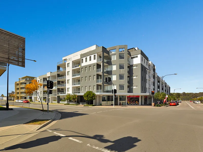 Great location lakeside and within shopping district.