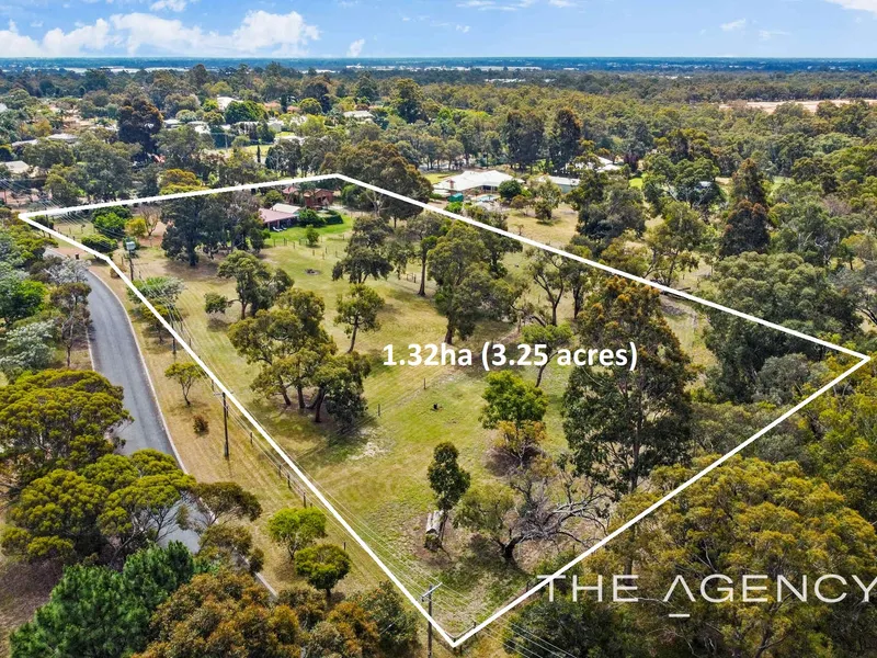 Pony Lovers Or Lifestylers Sanctuary on 3 Acrers