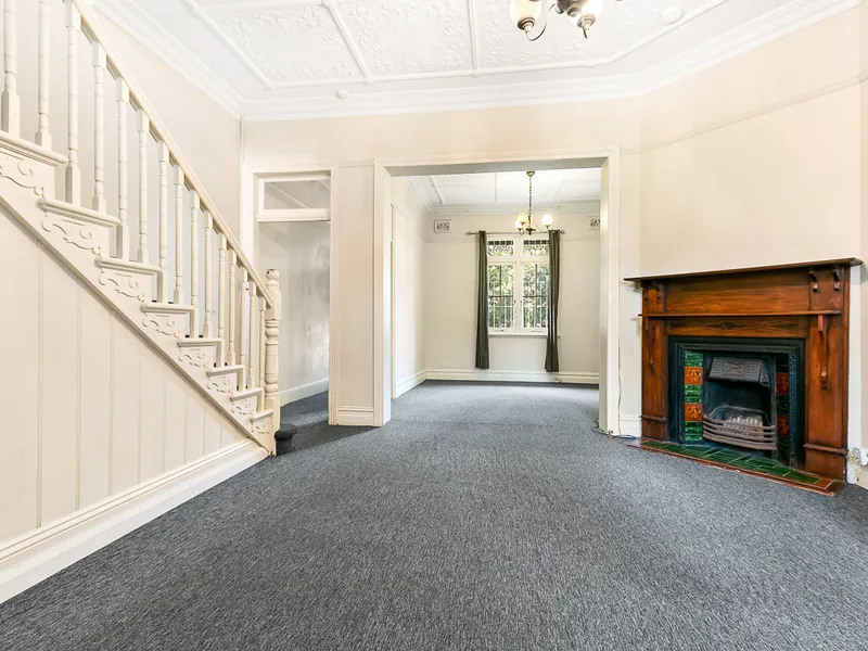 Charming Three Bedroom Terrace with Lock-up Garage