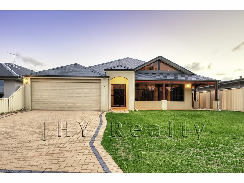 BLUE WATER LAKE VIEWS