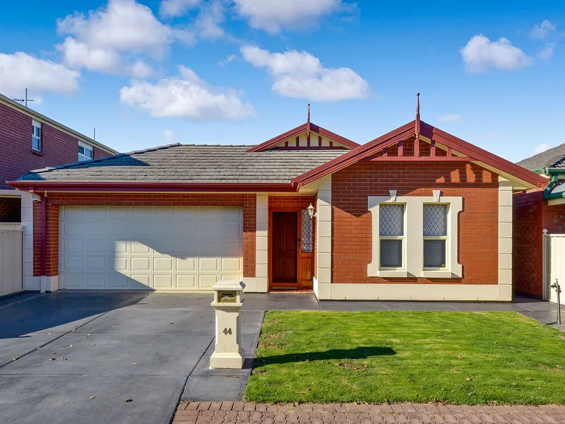 Modern Style Living - Position Perfect - Auction Sat 8 May @ 12 noon