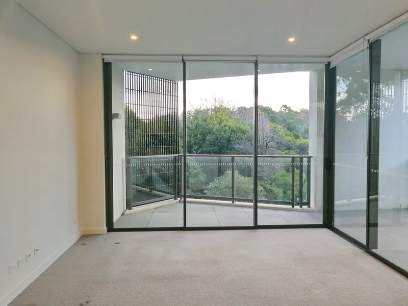 Excellent Two Bedroom Apartment With Furniture in Herold Park!