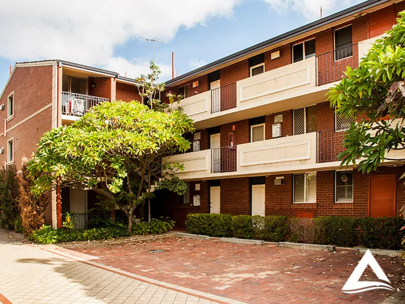 IDEALLY LOCATED - sensational apartment