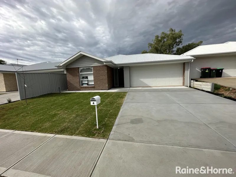 Brand New Home in Evanston Park!