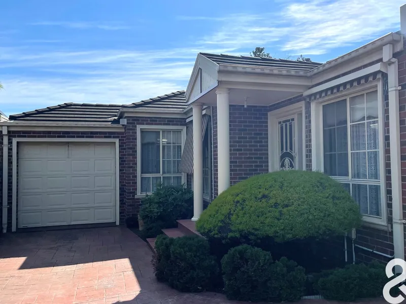 SPACIOUS HOME IN PRIME LOCATION 