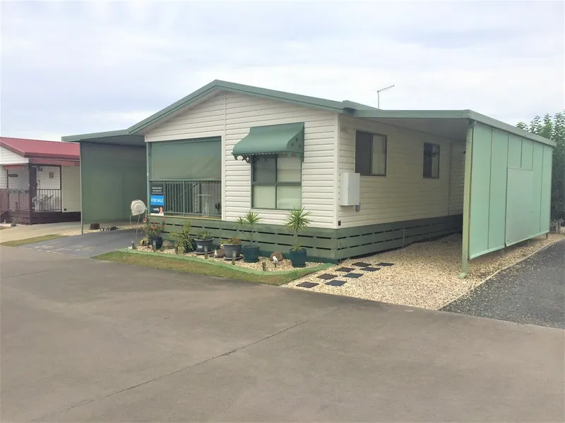 Lovely compact home - owner moved to Perth - great price!