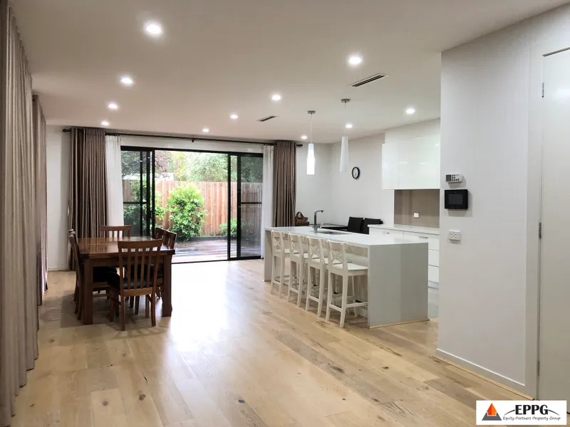 Contemporary Living in Prime Ashburton Location (Option to lease Furnished or Unfurnished)