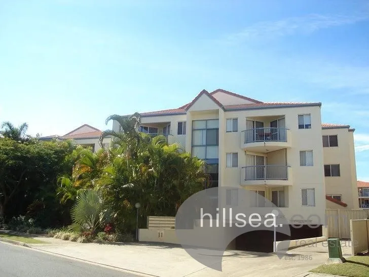 WATERFRONT UNIT WITH JETTY - DIRECT ACCESS