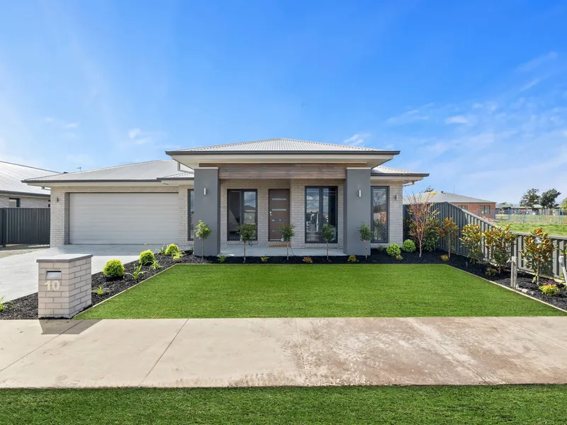 Brand new 4-bedroom home in Lucas Grange!