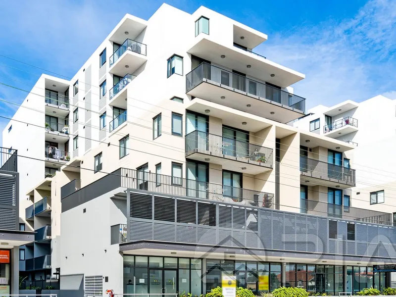 North Facing 2 Bedroom Apartment with District Views