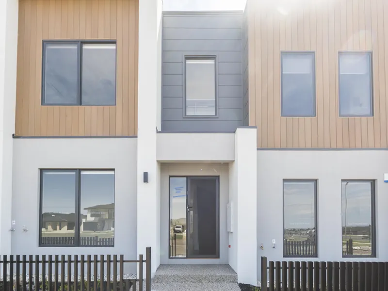 Brand new beautifully presented town home built with high quality fixtures and fittings throughout