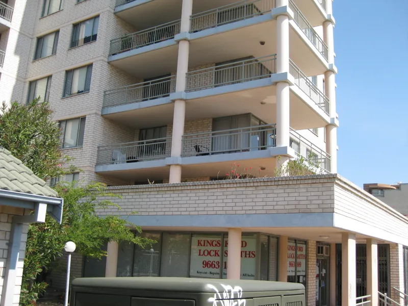 Security 2 bedrooms unit close to University