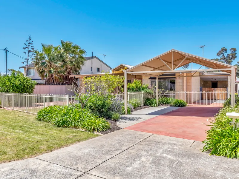 WELCOME TO YOUR NEW HUMBLE ABOADE IN OLD HALLS HEAD! CONTACT JUDY 9534 0027