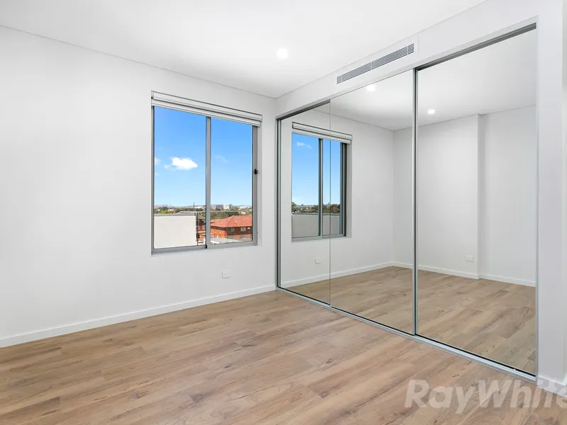 ***2 WEEK FREE RENT ***One bedroom Unit In a Perfect Location