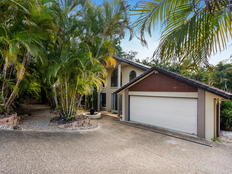 RESORT STYLE LIVING - THIS IS THE ONE FOR YOU!!!!