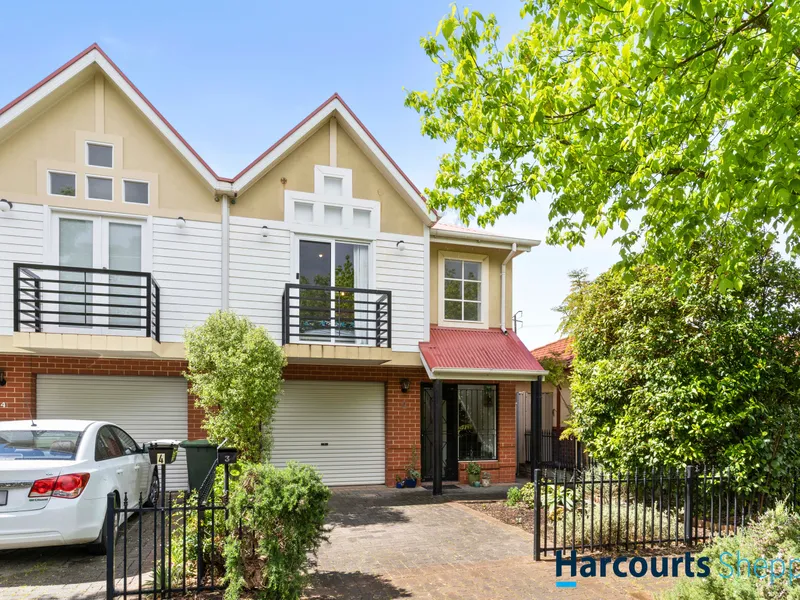 Neat 3 Bed T/House Adjacent Gorgeous Reserve