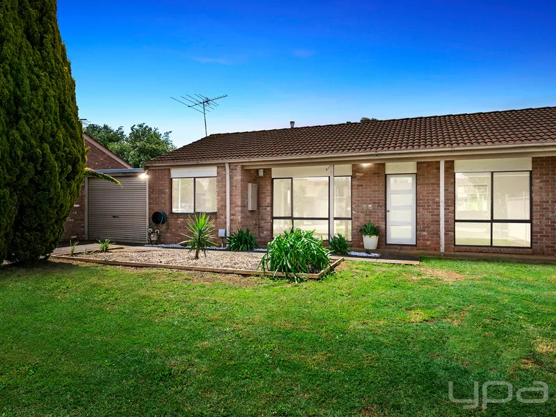 MODERNISED UNIT IN PERFECT LOCATION