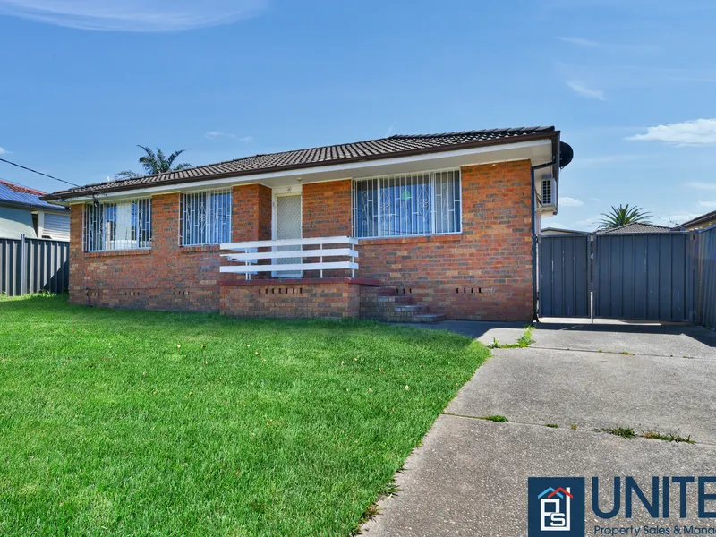 Large Family Home next to RSL Club