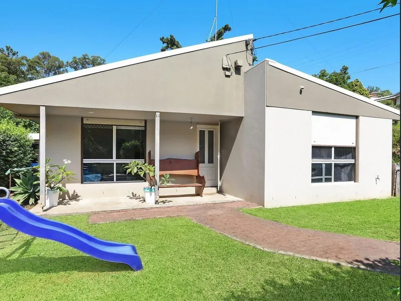 4 Bedroom Family Home in Tarragindi