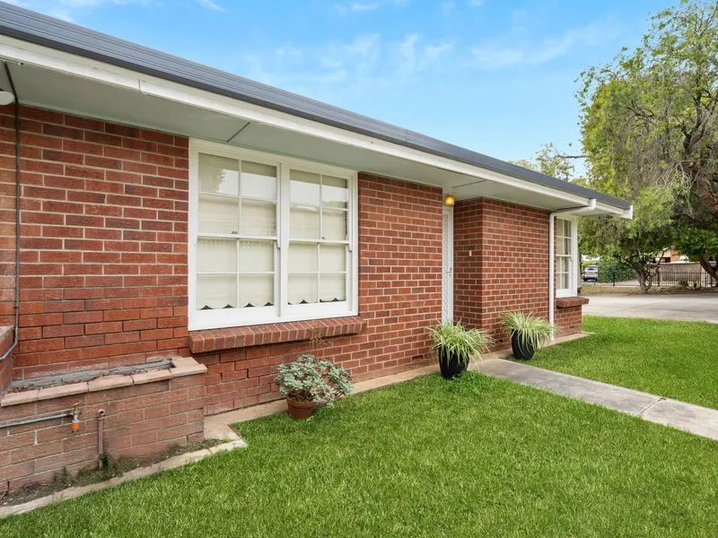 Immaculate 2 Bedroom Unit in Small Group