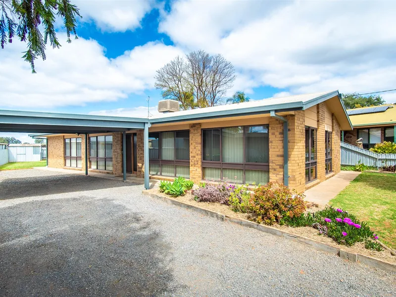 SPACIOUS FAMILY HOME