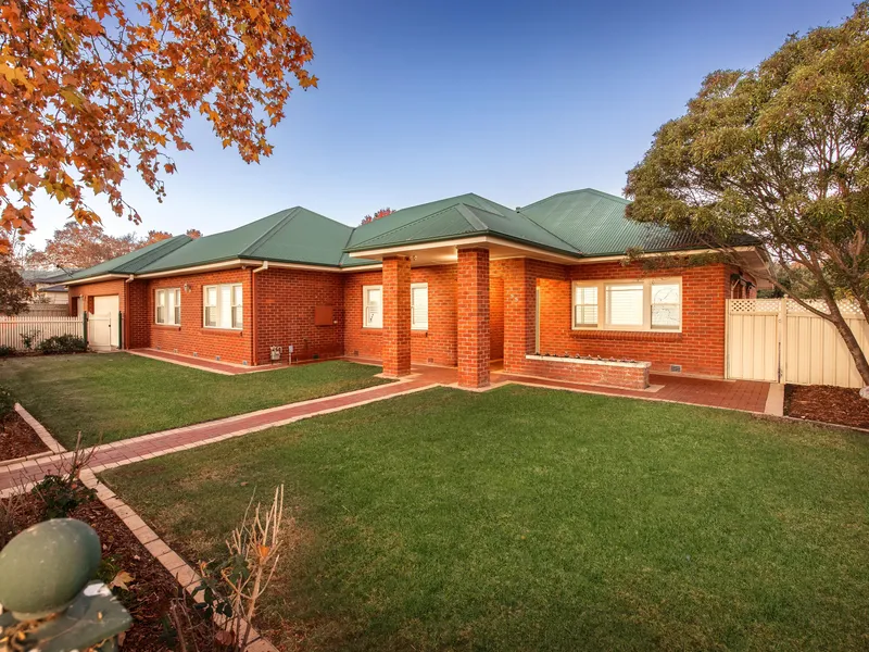 Luxury and Lifestyle - Desirable Central Location