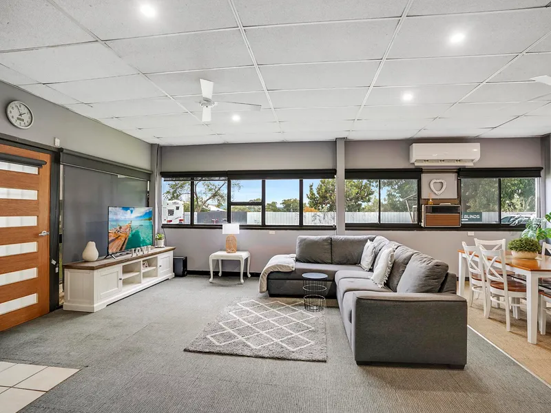 Extremely versatile property!