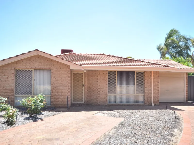 Culdesac Street, Walk to Rostrata Primary School.