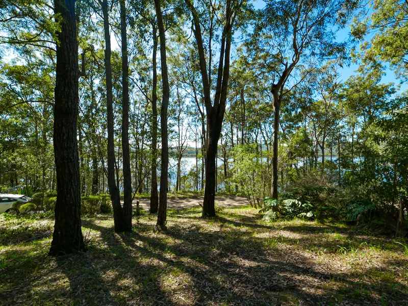 Reserve waterfront in outstanding location overlooking the Karuah River