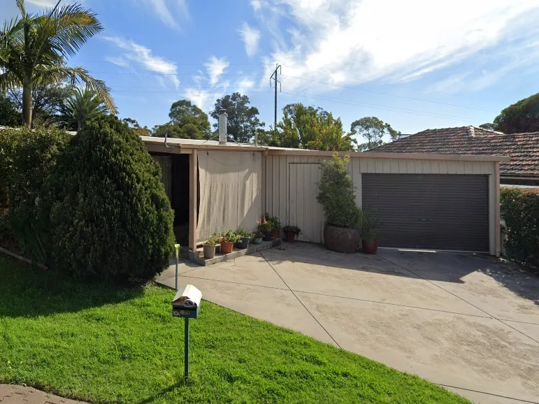 ONE BEDROOM UNIT WITH SMALL YARD AND SECURE PARKING