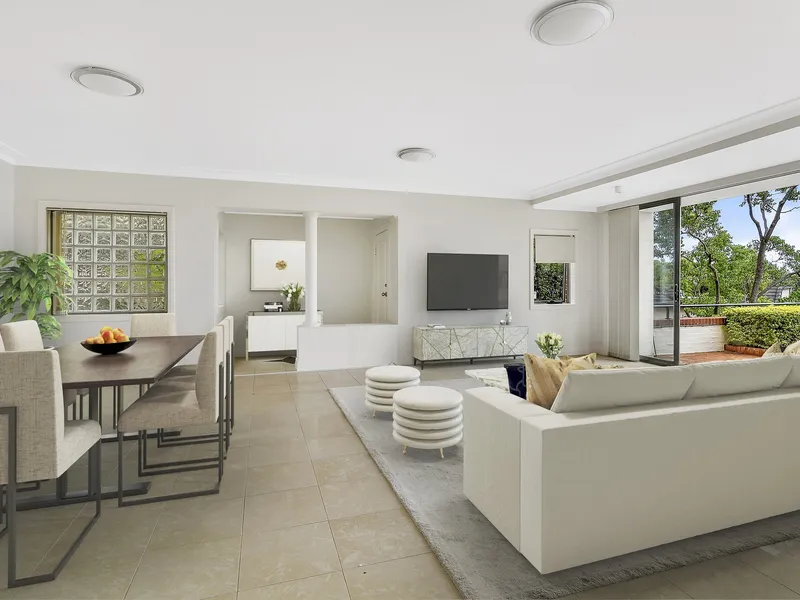 EXPANSIVE APARTMENT IN RESORT STYLE 'VILLIERS' GATED COMMUNITY COMPLEX