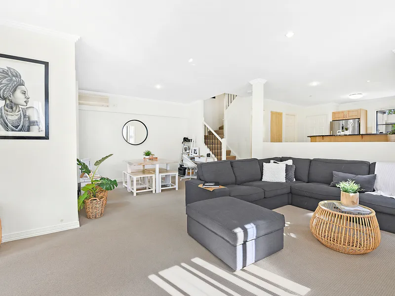 Location and style collide with this stunning 3 bedroom townhouse ** OPEN HOME SAT 4TH SEPT FROM 11AM until 12NOON **