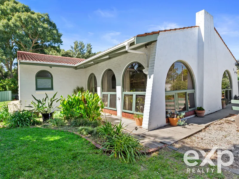 Huge home! Huge block! Massive potential! Large families and astute investors, take note