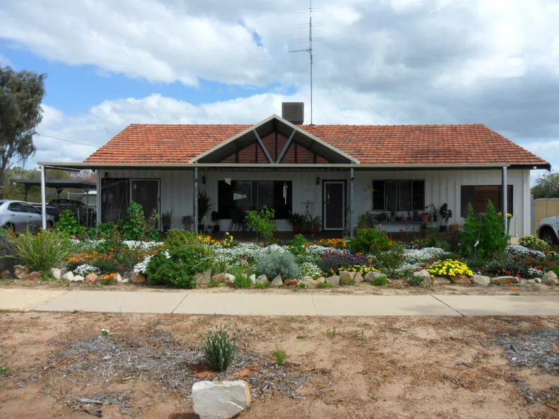 *** OWNER MUST SELL ***