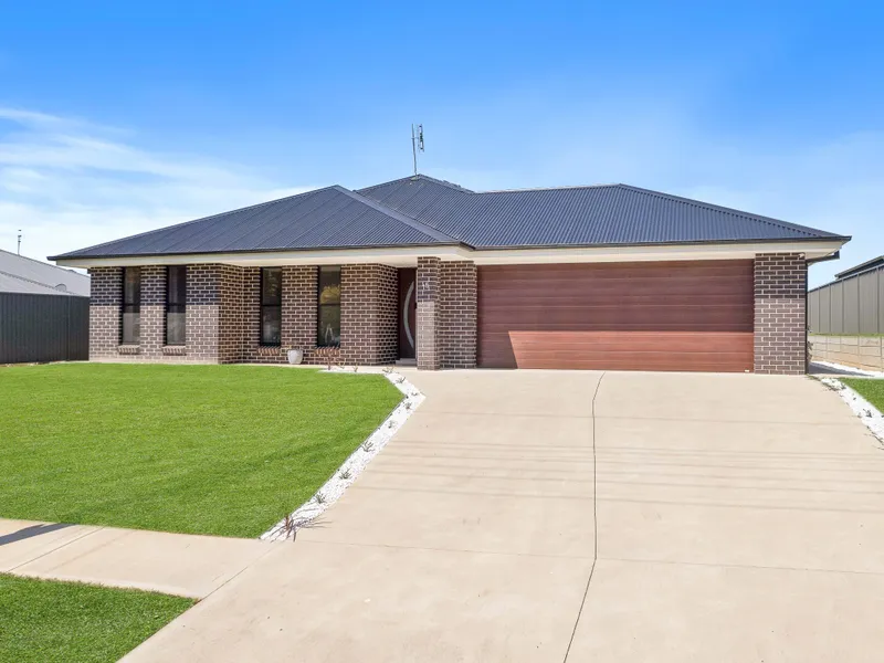 Stylish Modern Design Family Home